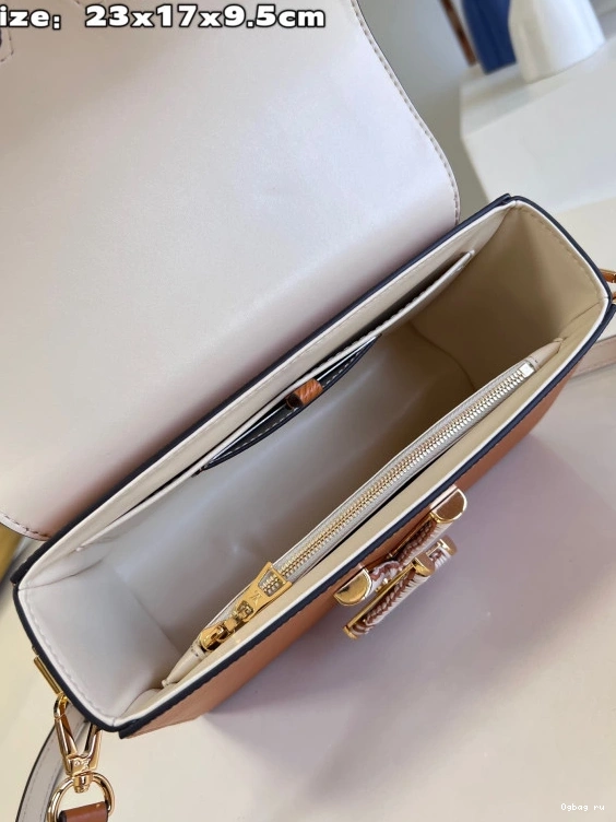 MM LOUIS VUITTON TWIST 0717
